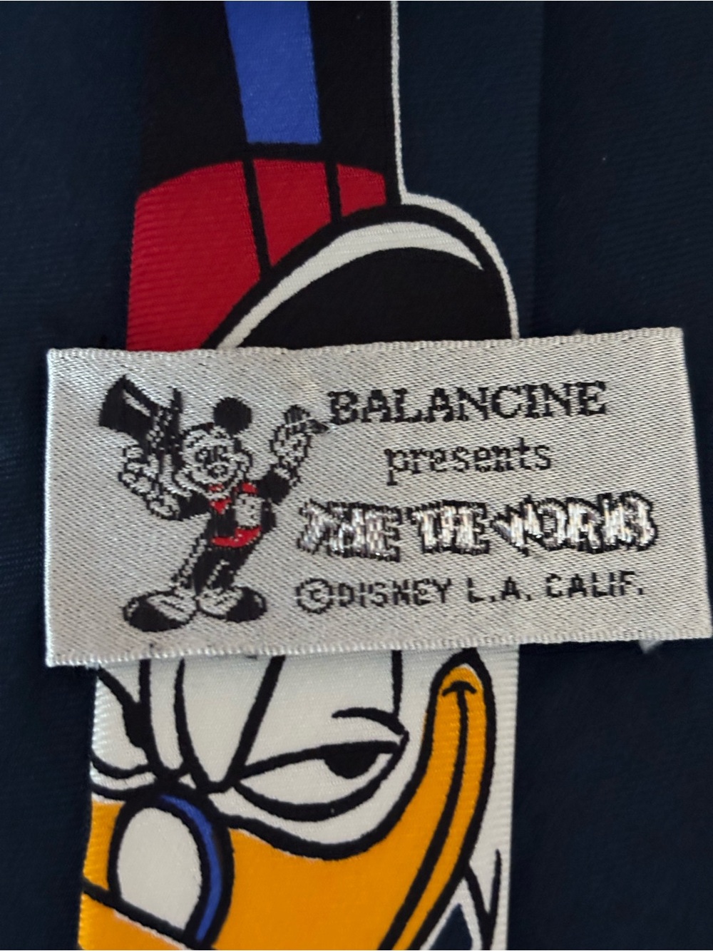 Disney 100% Silk  tie with graphic of Scrooge McDuck - Picture 4 of 5